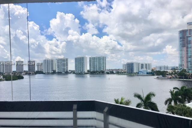 Building Photo - 3600 Mystic Pointe Dr