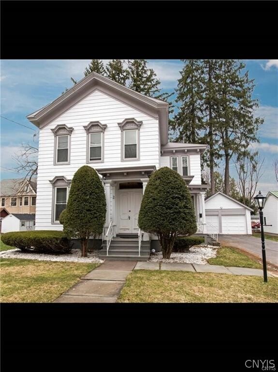 Primary Photo - 2 Sanger Ave