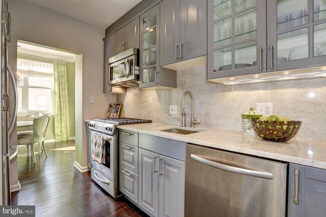 Foto del edificio - 2412 19th St NW