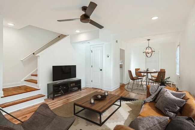 Building Photo - 406 South Columbia Drive, Unit B