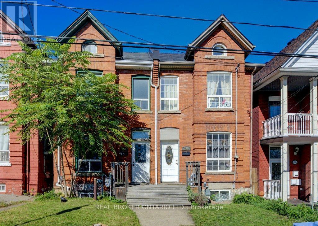 Primary Photo - 297 Bay St N