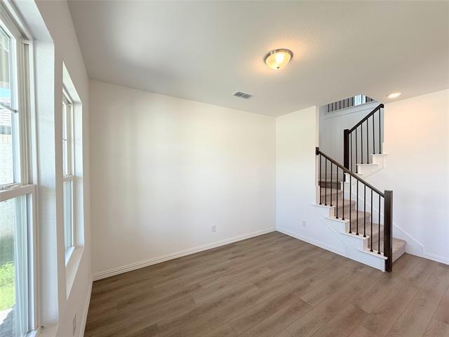 Building Photo - 713 Roanoke Dr