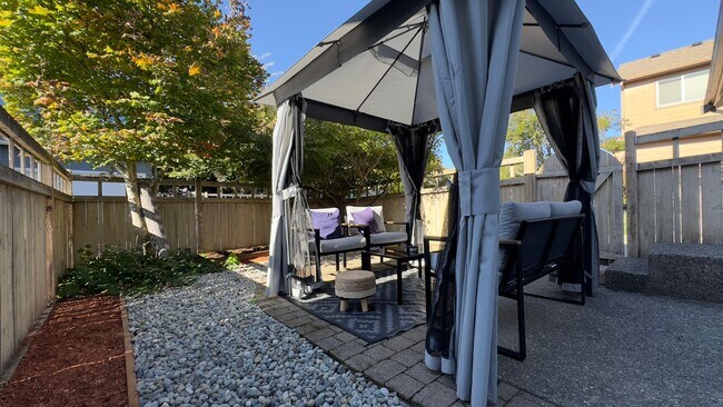 Foto del edificio - Outdoor Oasis 3 Bedroom Home in Horizon Pointe - Available Jan 1st