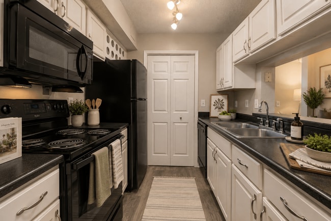 Building Photo - Hampton Greene Apartment Homes