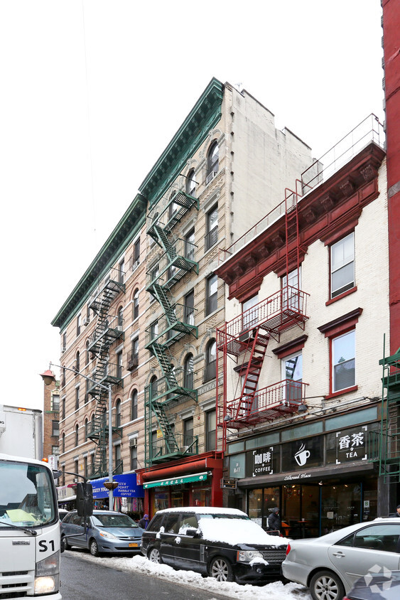 Primary Photo - 32 Mott St