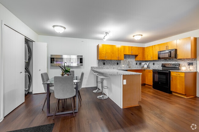2BD, 1BA - 950SF - Kitchen and Dining Room - Withington Apartments*