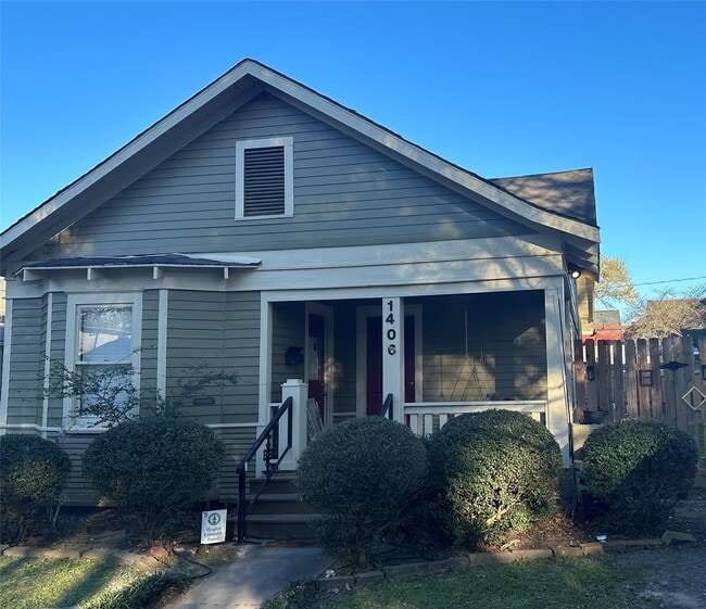 Building Photo - 1406 Columbia St