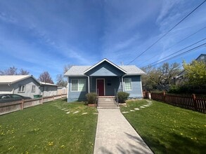 Building Photo - 1869 Manzanita St