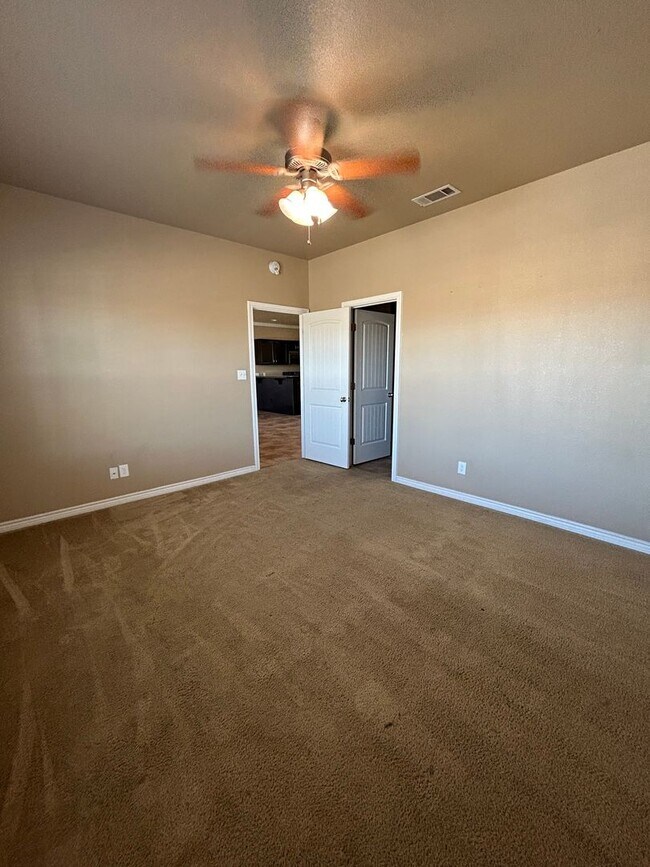 Building Photo - LEASED!!!!!!!  Beautiful Townhome located ...