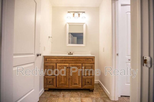 Building Photo - 2321 Smoke Dr