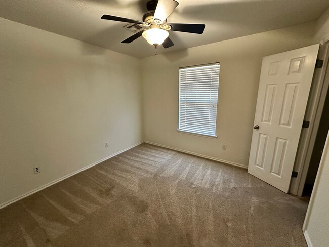 Foto del edificio - Spacious 3-Bedroom, 2-Bath Home in Moore!