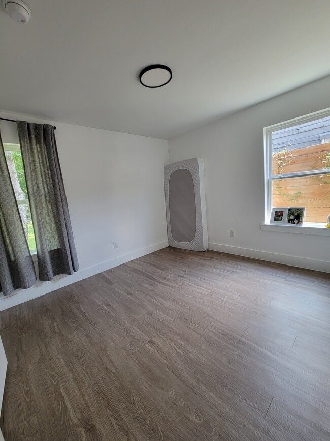 Photo - 1132 Dumane St House