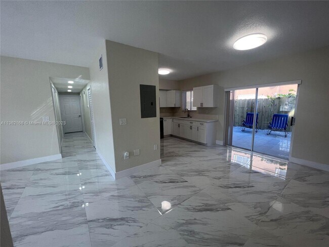 Foto del edificio - 7201 NW 174th Terrace