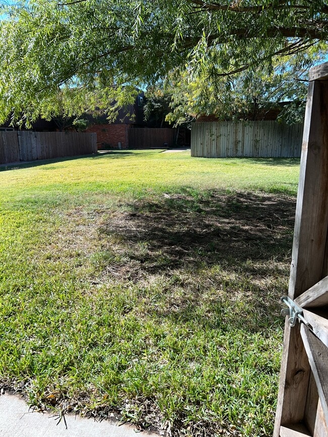 Foto del edificio - 3000 W Illinois Ave