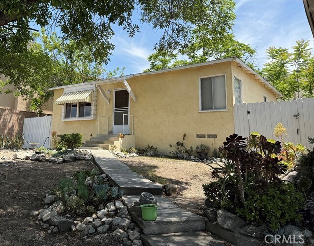 Primary Photo - 10324 Hillhaven Ave