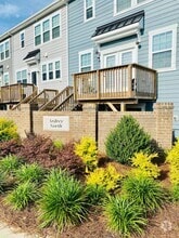 Building Photo - 15104 Holly Run Ln