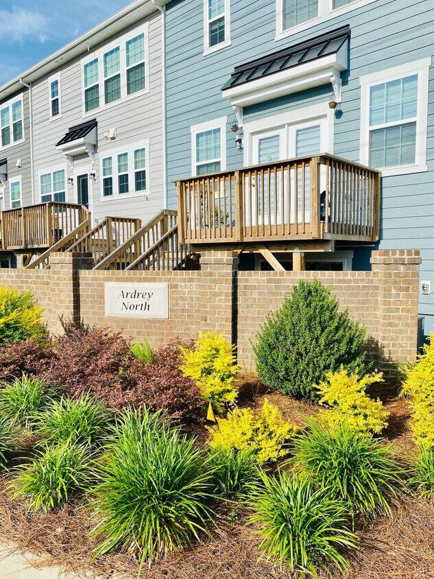 Foto principal - 3BR/3.5 Bath Townhouse in Ballantyne