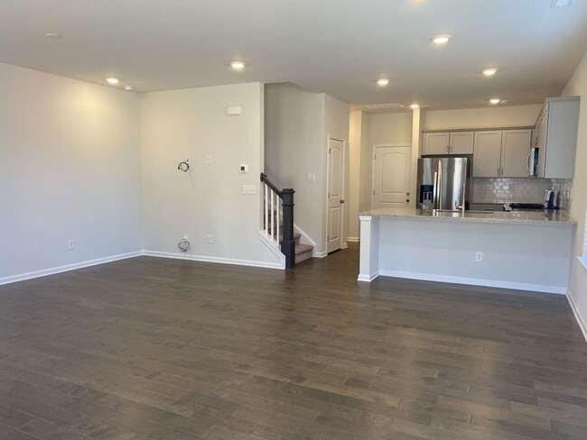 Building Photo - End Unit 3 Bedroom Townhome in Matthews