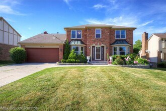 Building Photo - 30118 Kingsway Dr