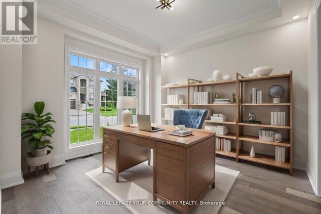 Photo du bâtiment - 74 Bond Crescent