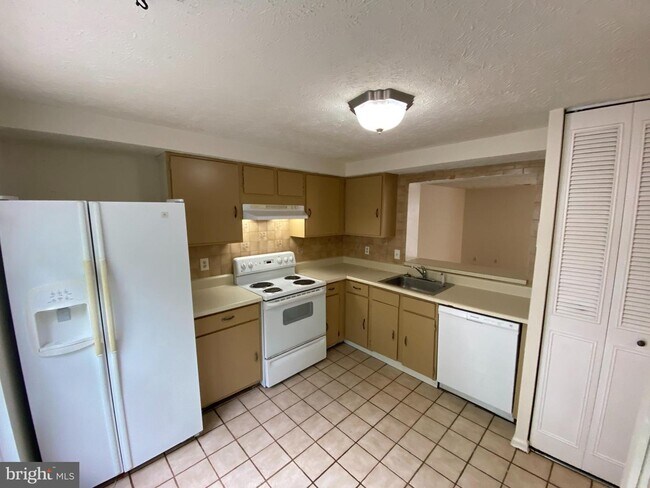Foto del edificio - 4749 Hedrick Ln