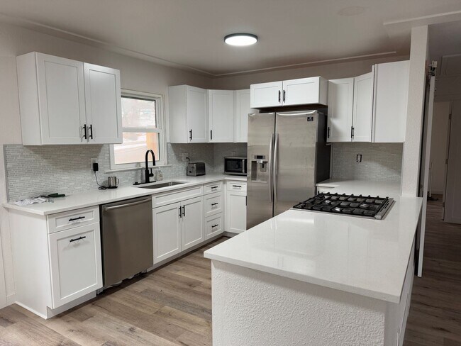 Foto del edificio - Charming Newly Remodeled 3-Bedroom Ranch Home with Modern Upgrades!