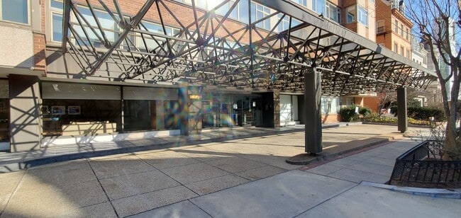 Building Photo - One Block from Dupont Circle!