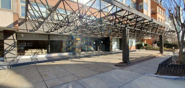Foto del edificio - One Block from Dupont Circle!