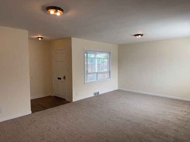 Foto del edificio - 702 E 7th Ave