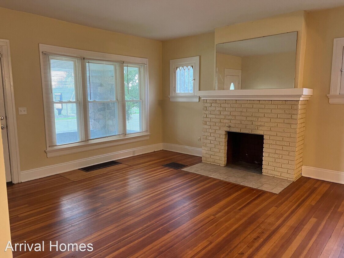 Primary Photo - 5 br, 2 bath House - 8001 N Main St