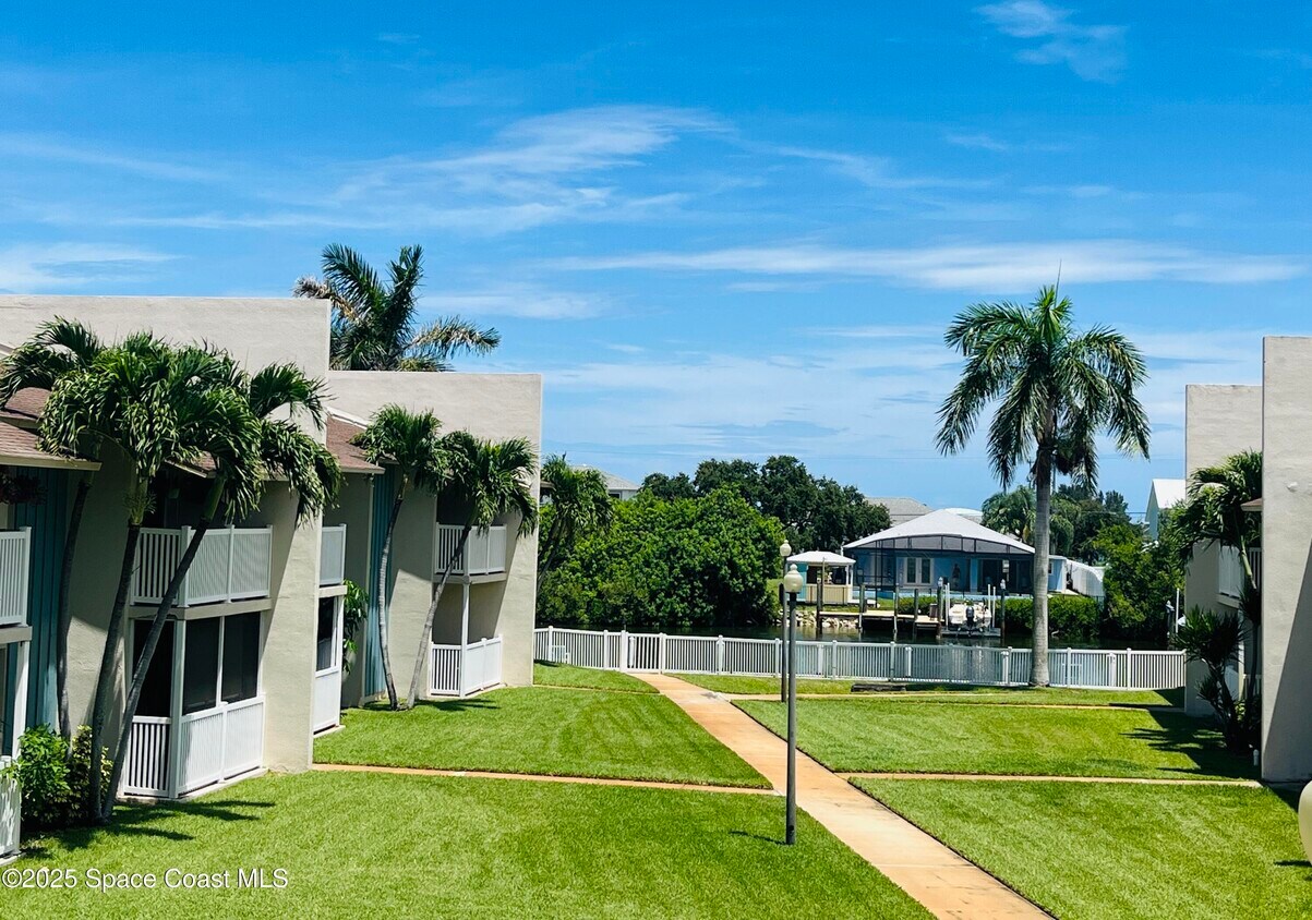 Foto principal - 250 N Banana River Dr