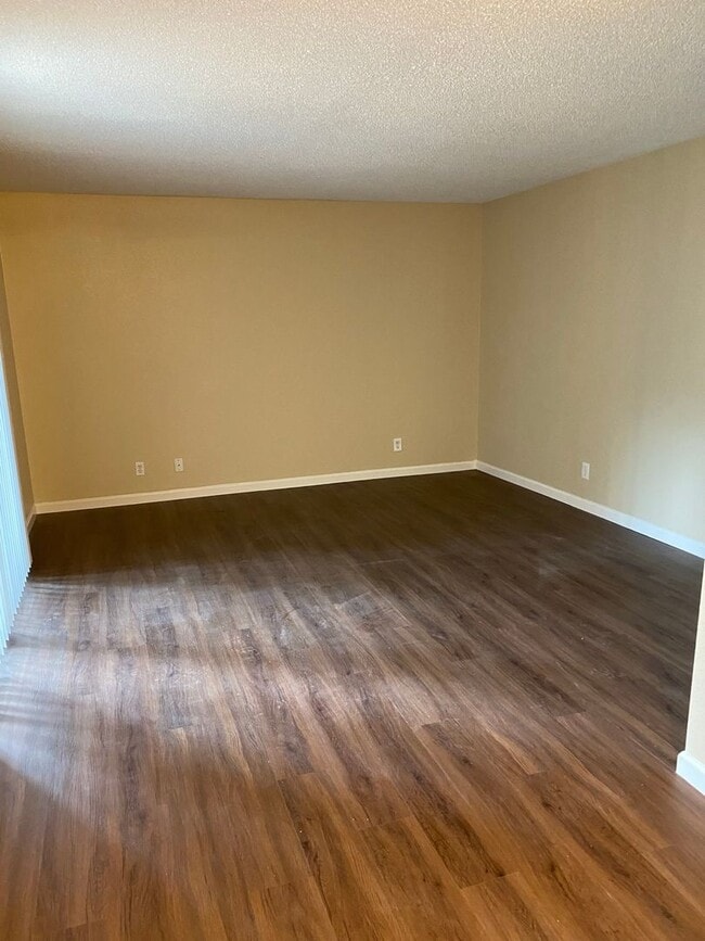 Foto del edificio - 4606 Neil Rd