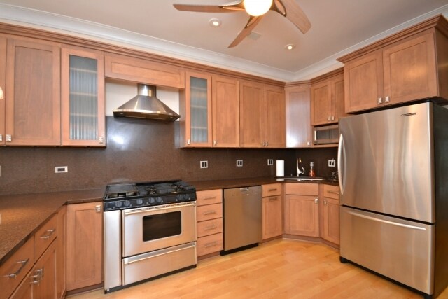 Primary Photo - 745 W Briar Pl