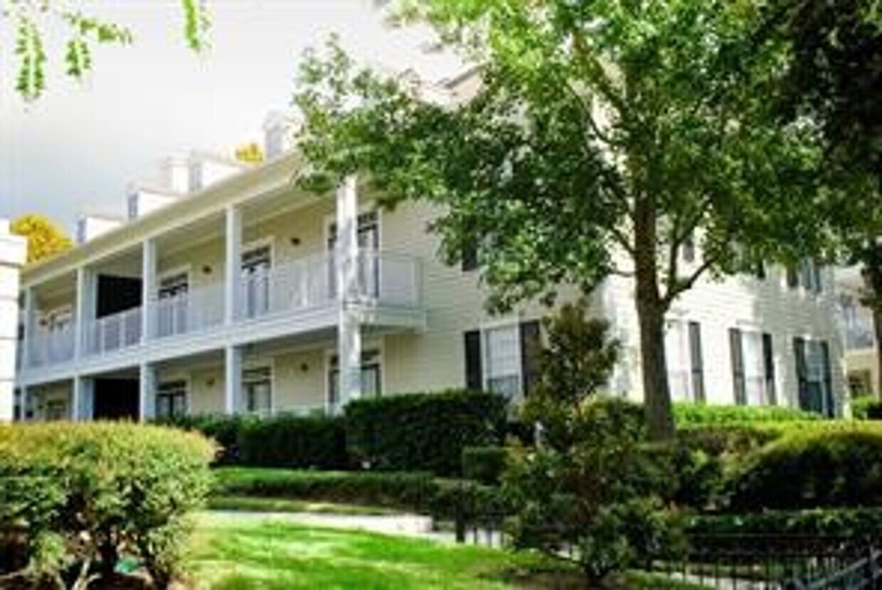 Primary Photo - 239 Longview Ave