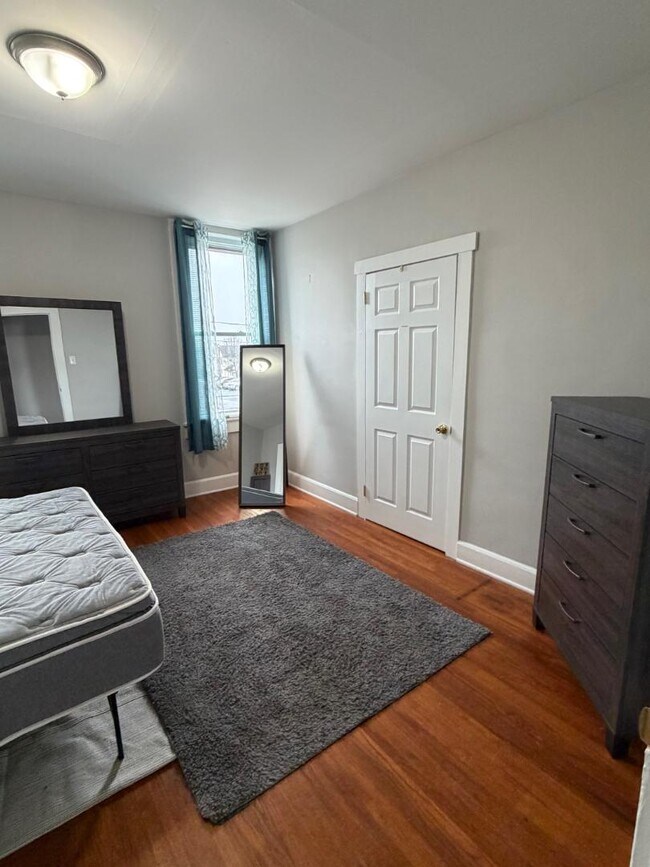 Foto del edificio - 460 E Market St