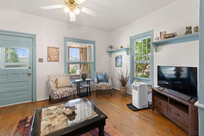 Foto del edificio - Charming 2 bed furnished Duplex