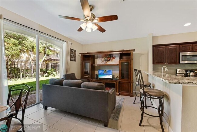 Building Photo - 2600 SW 83rd Ave