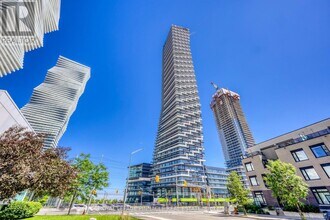 Building Photo - 448 Burnhamthorpe Rd W