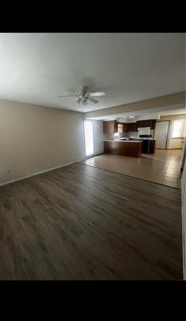 Foto del edificio - 362/364 Chris Dr.