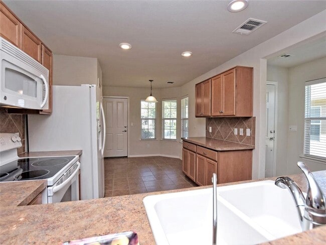 Building Photo - 522 Salt Creek Lane