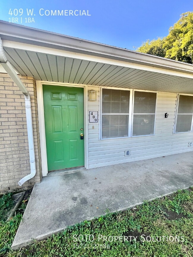 Building Photo - 409 W. Commercial-