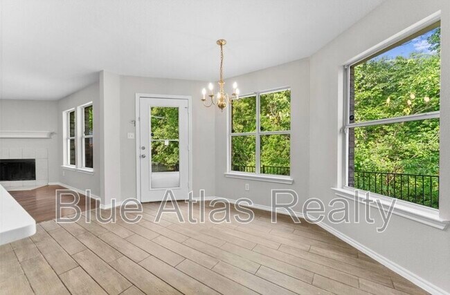 Foto del edificio - 1817 Cedarbriar Dr