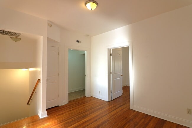 Building Photo - 744 S Kostner Ave