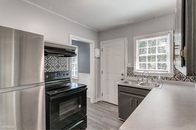 Building Photo - 2 br, 1 bath House - 175 Primrose Avenue