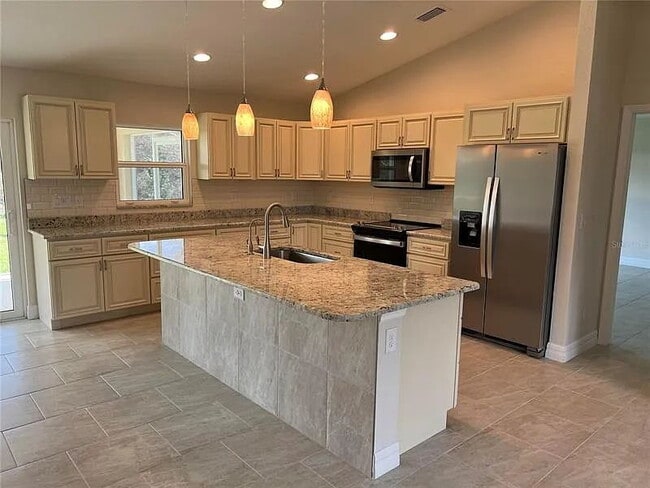 Building Photo - RENT THIS WITH ZERO DEPOSIT