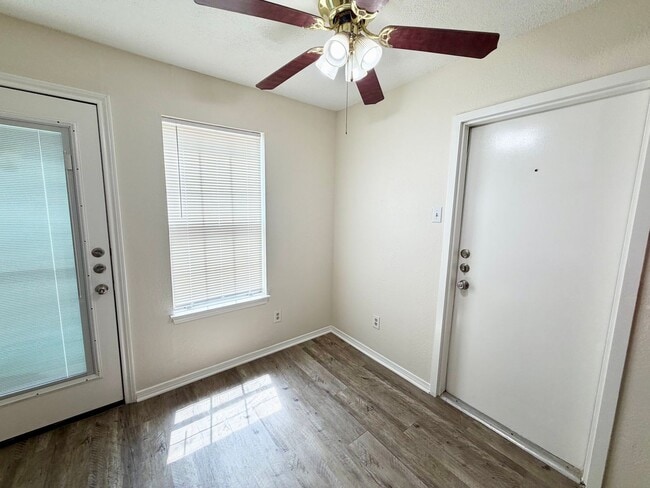 Building Photo - 3825 Kimberly Dr