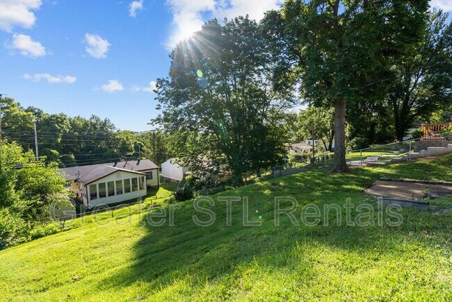 Building Photo - 1739 Leafcrest Dr