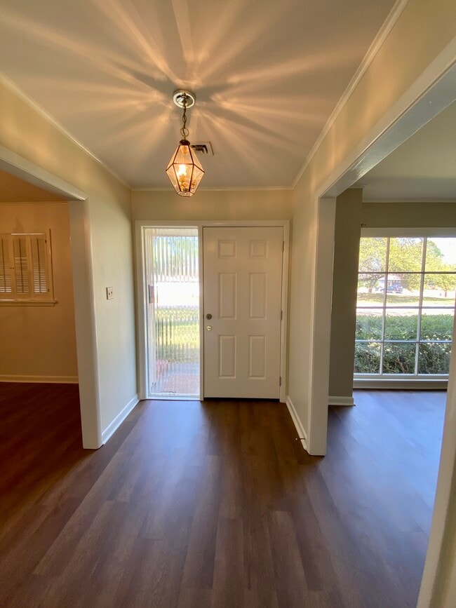 Building Photo - 455 Sandefur Dr
