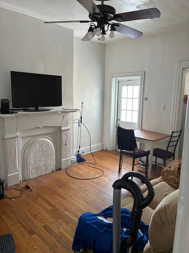 Building Photo - 3423 Ward St