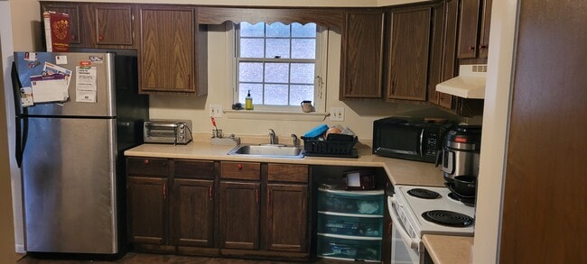 Building Photo - 6106 Hellen Lee Dr